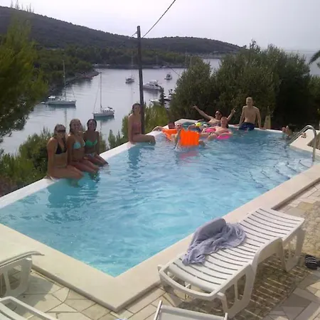 Solea A3 * Хвар
